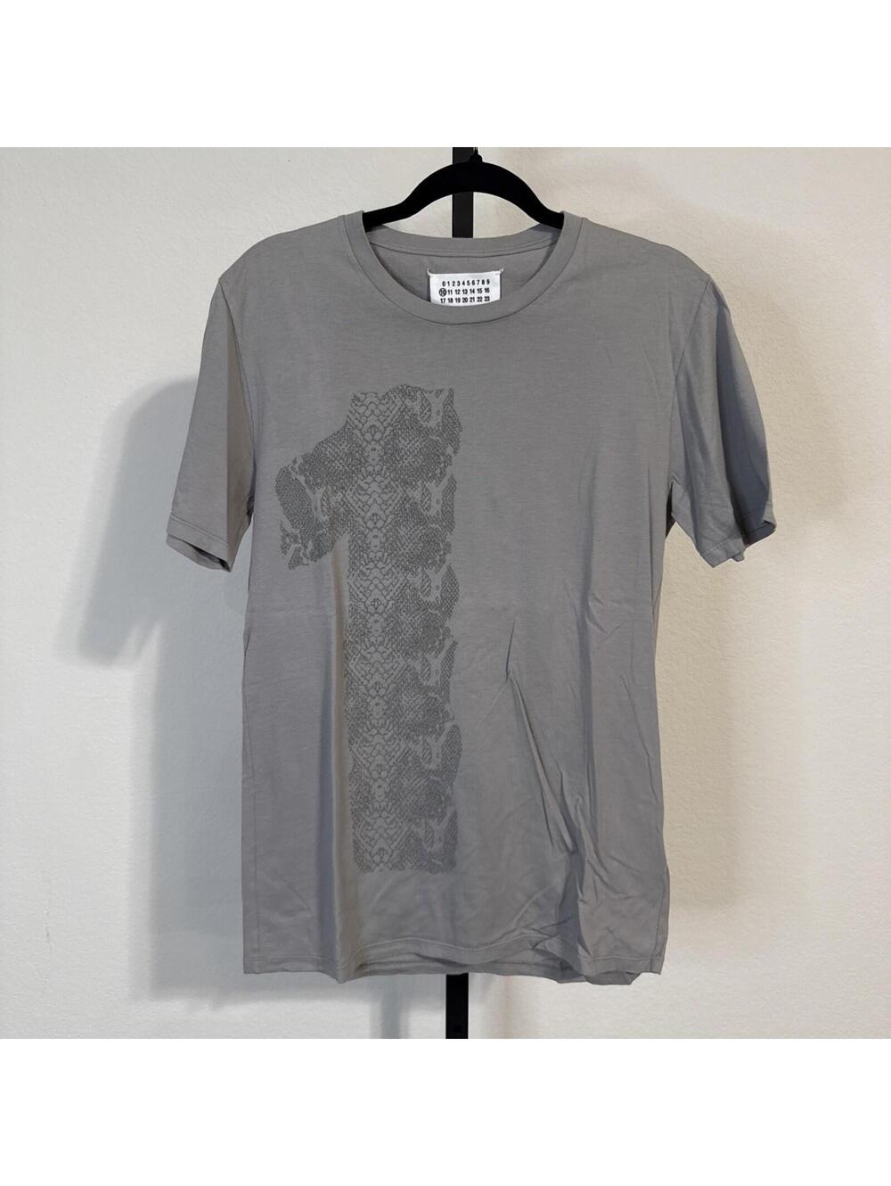 VTG 2011 Maison Margiela Blurry Number Raised Print Mosaic Tee SZ 46 (FLAW)